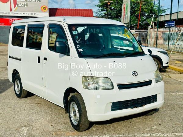 2016 - Toyota  Lite Ace