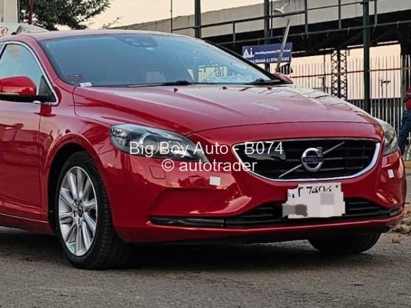 2015 - Volvo  V40