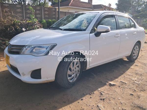 2013 - Toyota Axio 2013 - Toyota Axio