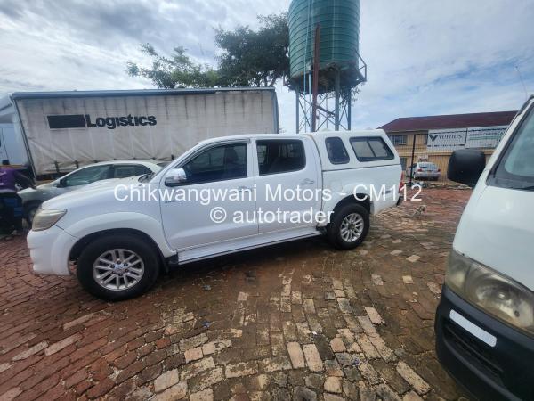 2014 - Toyota  Hilux