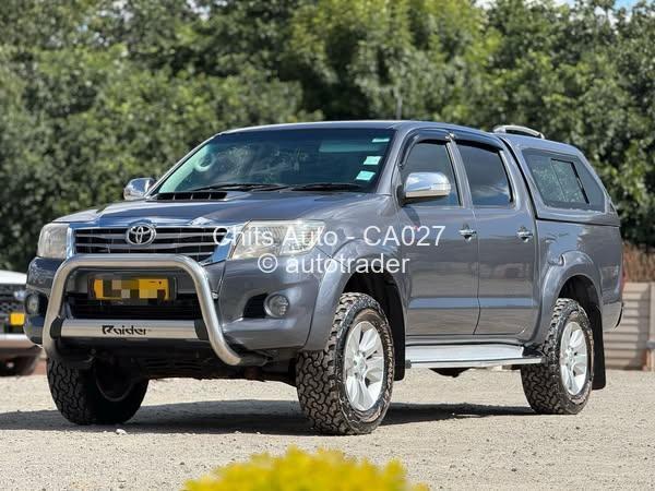 2013 - Toyota  Hilux
