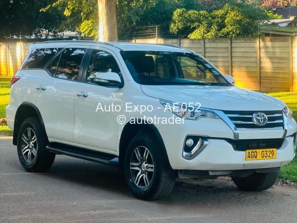 2019 - Toyota  Fortuner