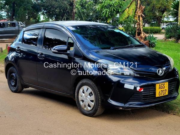 2015 - Toyota  Vitz