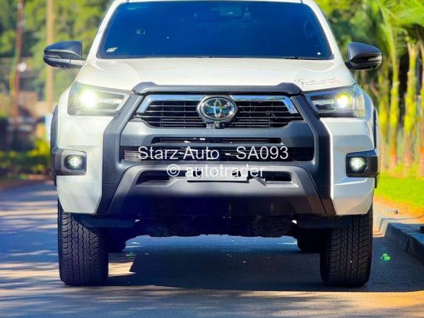 2021 - Toyota  HILUX REVO