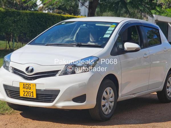 2015 - Toyota  Vitz