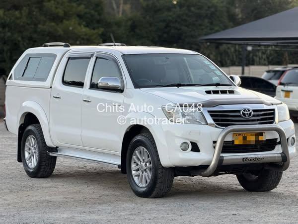 2013 - Toyota  Hilux
