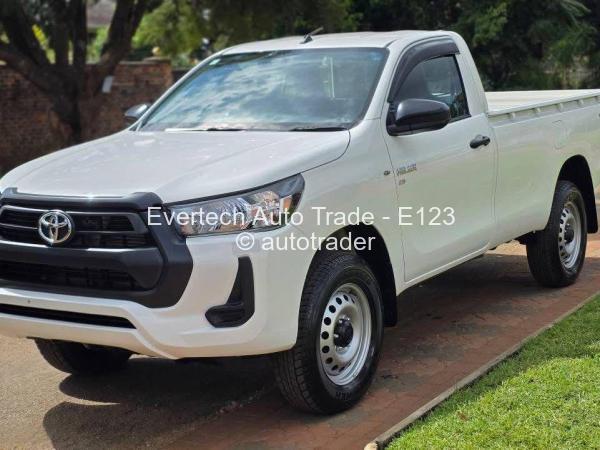 2025 - Toyota  Hilux