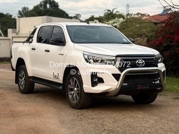 2019 - Toyota  Hilux