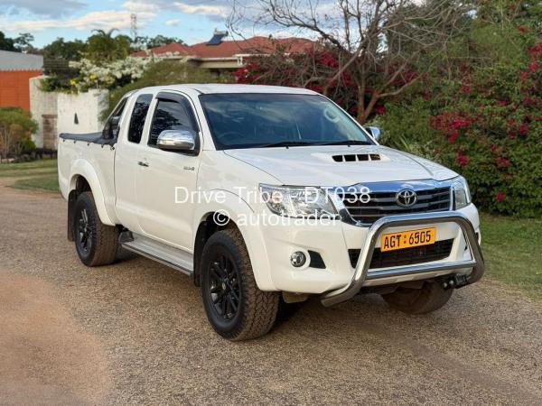2014 - Toyota  Hilux