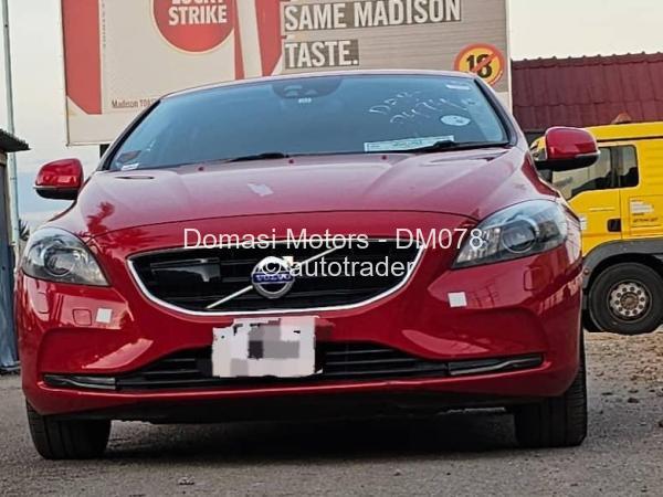 2016 - Volvo  V40