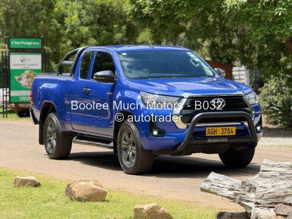 2022 - Toyota  Hilux