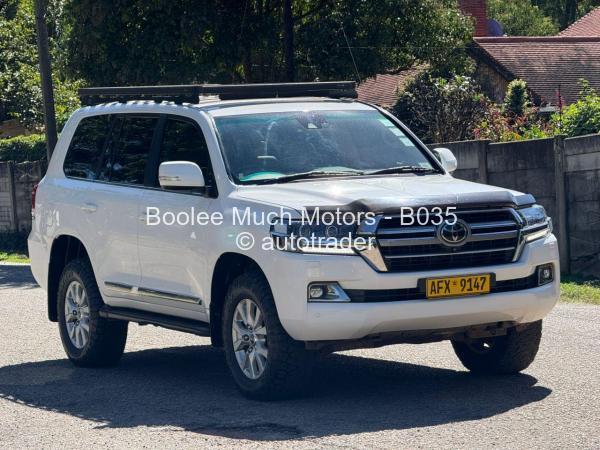 2019 - Toyota  Land Cruiser