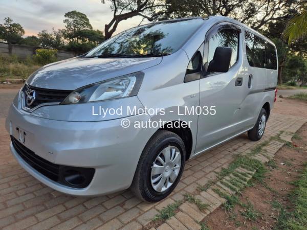 2015 - Nissan  NV200
