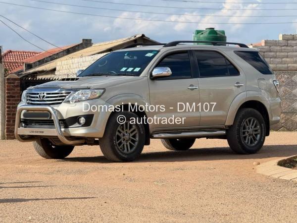 2014 - Toyota  Fortuner