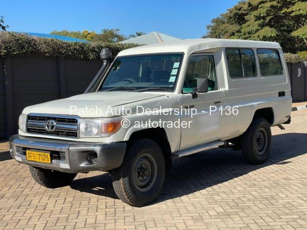 2012 - Toyota  Land Cruiser