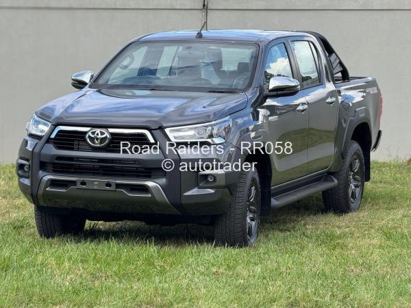 2025 - Toyota  HILUX REVO