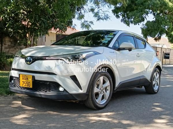 2019 - Toyota  CH-R