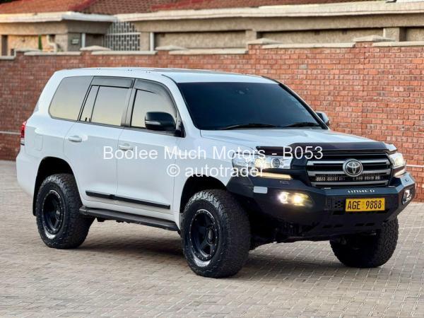 2018 - Toyota  Land Cruiser 200