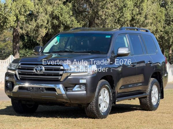 2020 - Toyota  Land Cruiser 200