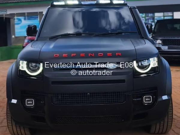 2020 - Land-Rover  Defender
