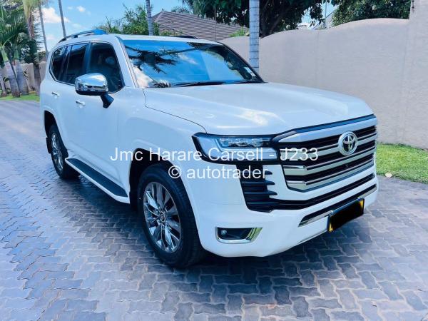 2023 - Toyota  Land cruiser 300 VX-R