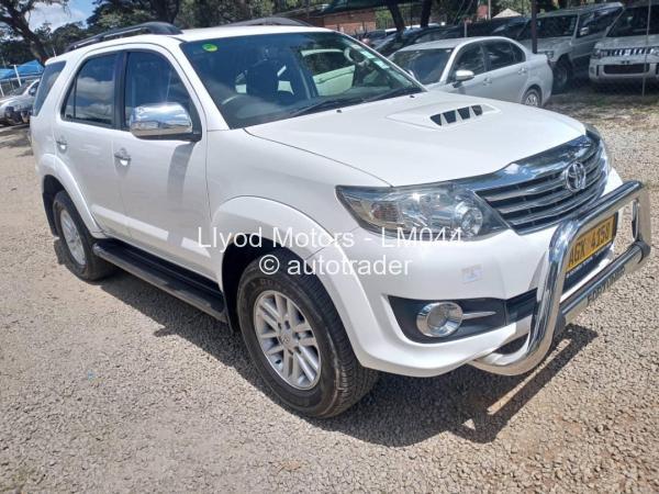 2015 - Toyota Fortuner 2015 - Toyota Fortuner