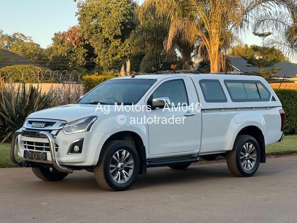 2017 - Isuzu  KB300 LX D-TEQ