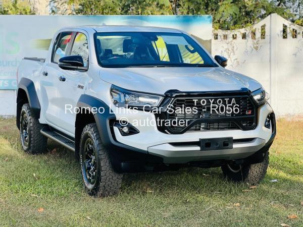 2025 - Toyota  HILUX GD6