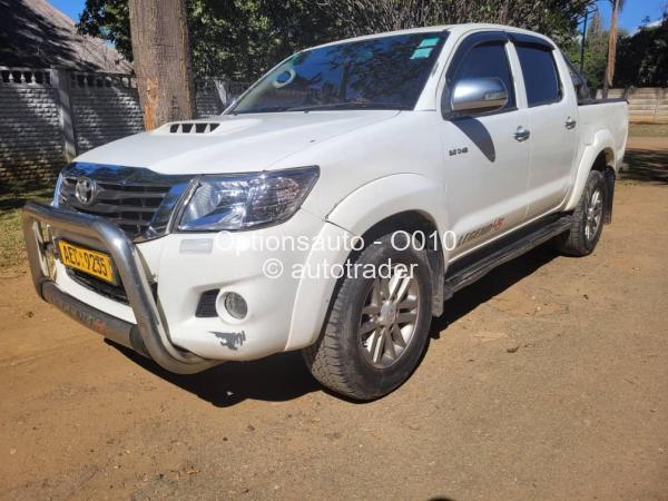2013 - Toyota  Hilux