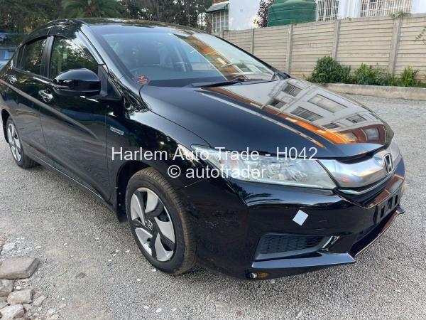 2016 - Honda Grace 2016 - Honda Grace
