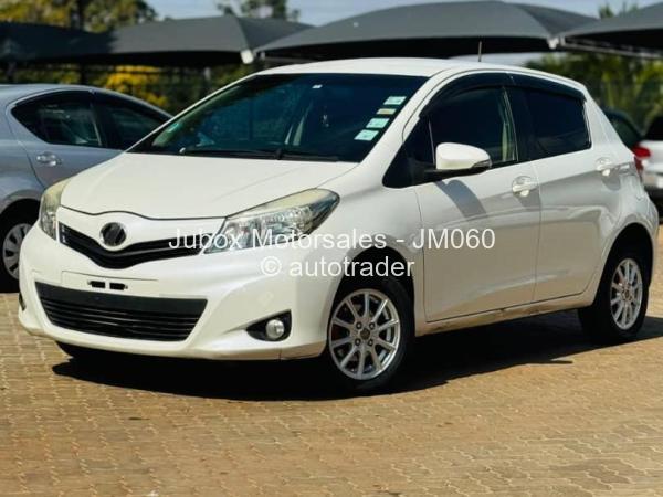 2015 - Toyota  Vitz