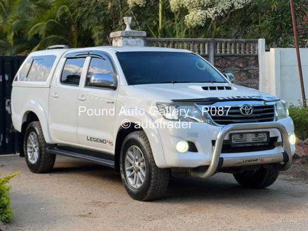 2015 - Toyota  Hilux