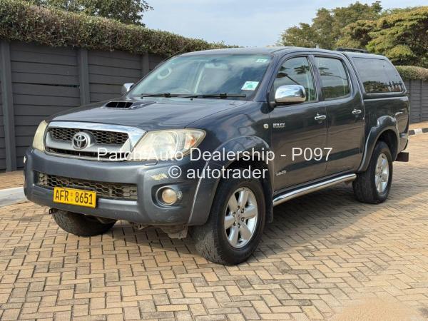2011 - Toyota  Hilux