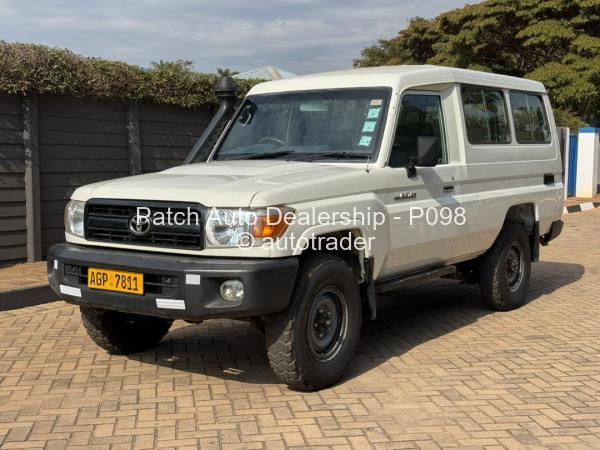 2016 - Toyota  Land Cruiser