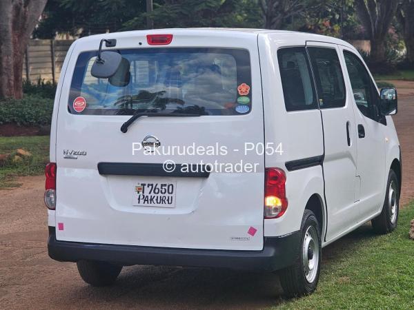 2015 - Nissan  NV200
