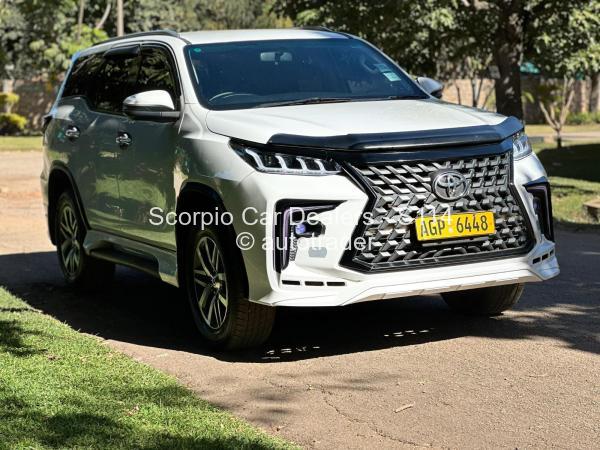 2018 - Toyota  Fortuner