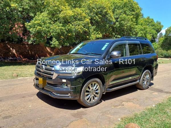 2021 - Toyota  Land Cruiser 200