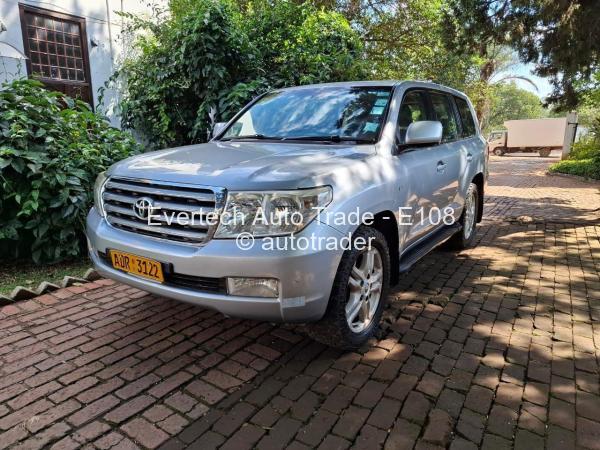 2012 - Toyota Land Cruiser 200 2012 - Toyota Land Cruiser 200