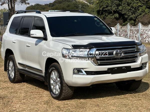 2018 - Toyota  Land Cruiser 200