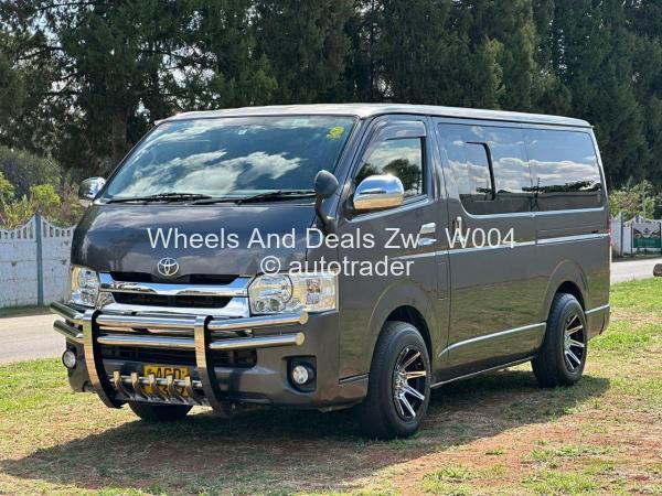 2015 - Toyota  Hiace