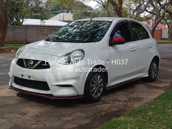 2015 - Nissan  March