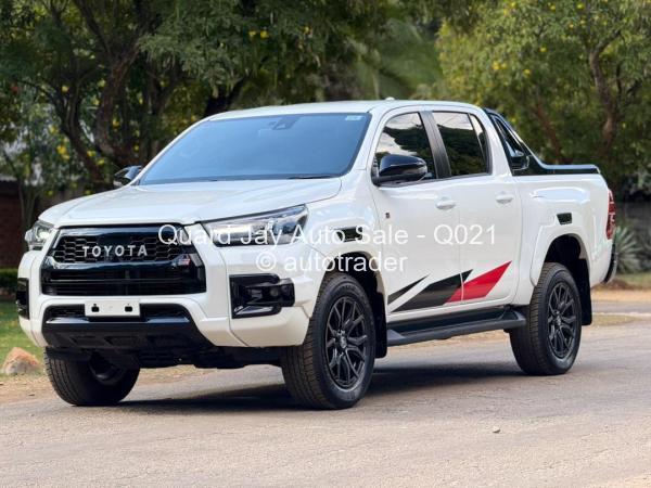 2022 - Toyota  HILUX GD6