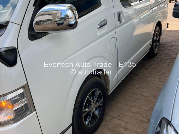 2014 - Toyota  Hiace