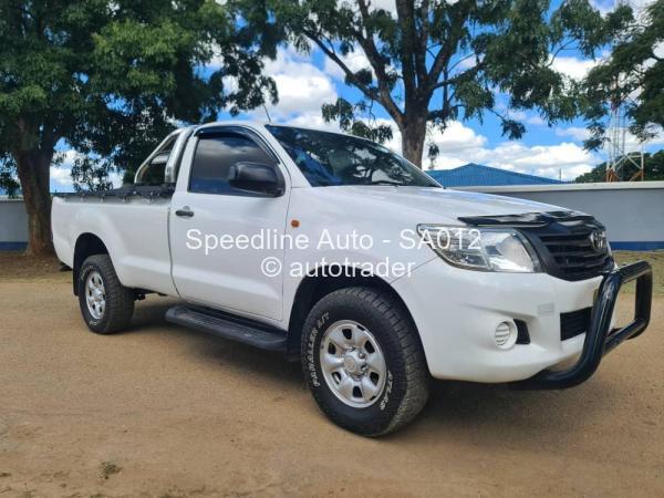 2015 - Toyota  Hilux