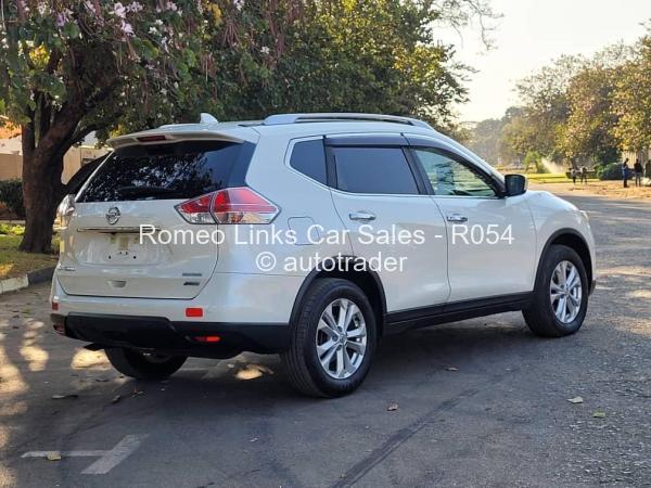2016 - Nissan  X-Trail