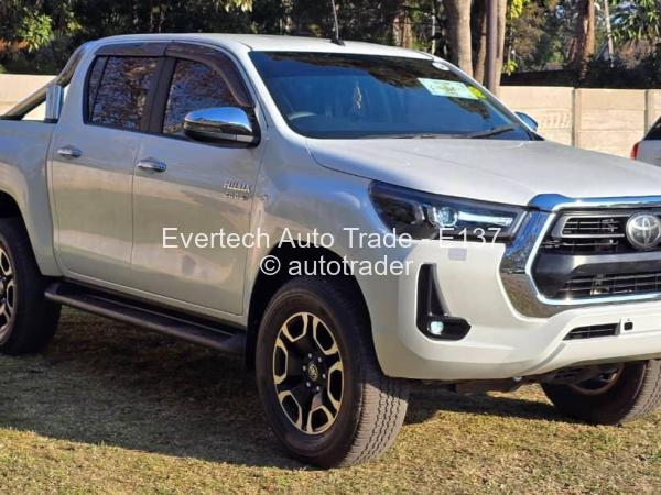 2021 - Toyota  Hilux