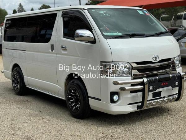 2017 - Toyota  Hiace