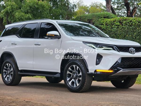 2023 - Toyota  Fortuner