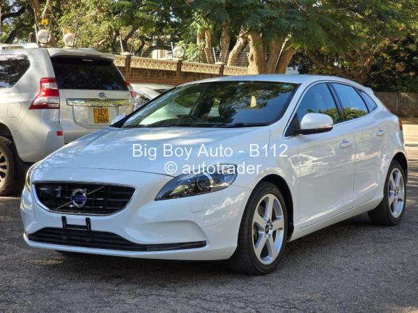 2015 - Volvo  V40