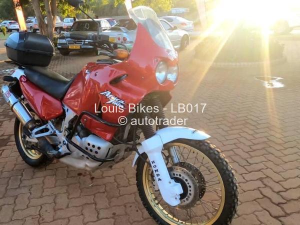  - Honda XRV.750